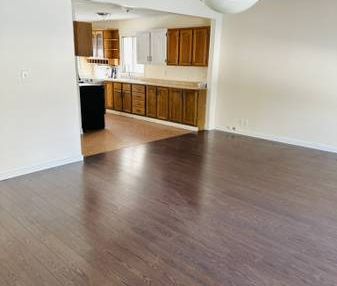 Spacious, remodelled three bedroom main floor for rent - Photo 3