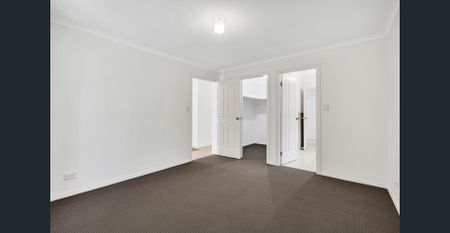 Perfect Family Living in Ideal Location! - Photo 4