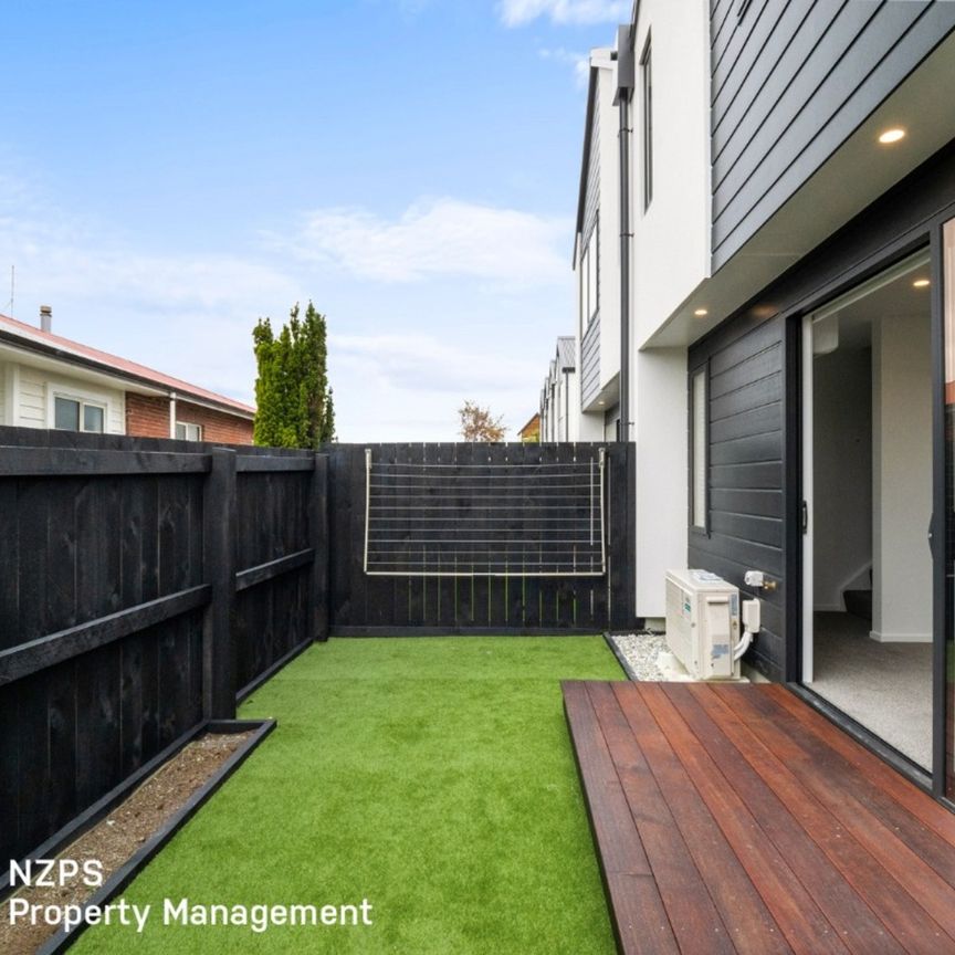 9 Edmund Anscombe Place , Caversham - Photo 1