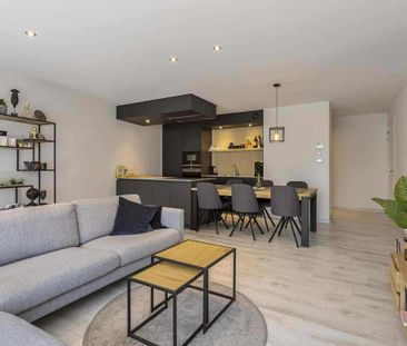 Ruim en modern appartement te huur in centrum Waregem - Photo 1