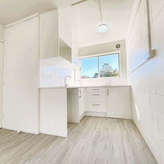 Newly renovated 1-Bedroom - Photo 1