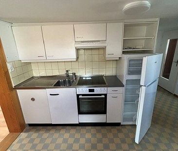 3 1/2 Zimmerwohnung, 2. Stock - Photo 2