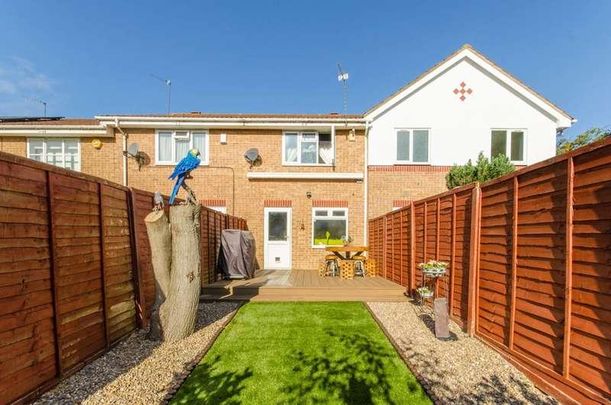 Brancaster Drive, London, Mill Hill, NW7 - Photo 1