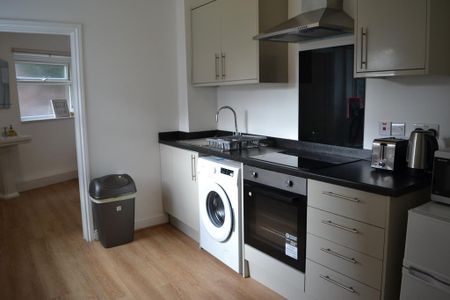 3 bedroom flat to rent - Photo 5