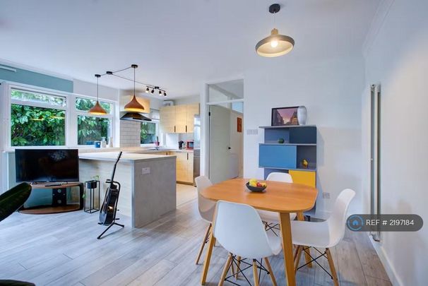 2 bedroom flat to rent - Photo 1