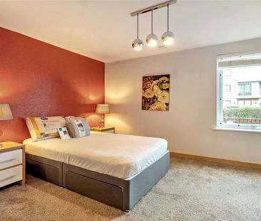 Furnished ground floor apartment with two bathrooms - Photo 5