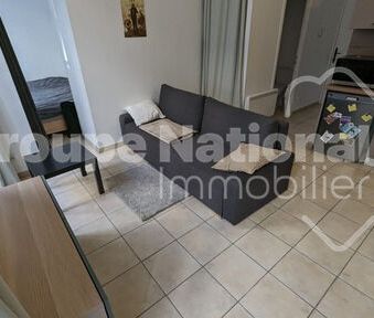 Location Appartement 1 pièce 28m² - Photo 2