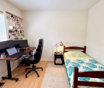 For Lease - 41 Crumlin Crescent, Brampton, Ontario - Photo 6