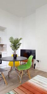 3 bedroom flat to rent - Photo 4