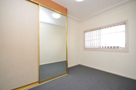 Well Presented Family Home!! - Photo 3