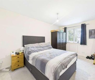London Road, East Grinstead, West Sussex, RH19 - Photo 5