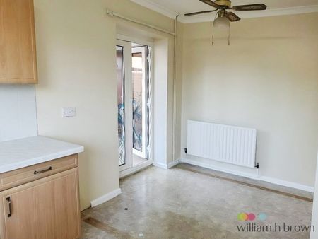 Regents Park Close, Lincoln, North Hykeham - Photo 3