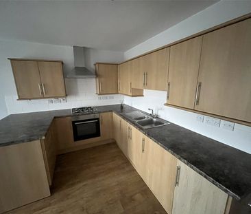 Carrholme Court, King Cross, Halifax, HX1 - Photo 2