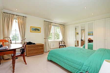 4 bedroom terraced house to rent - Photo 3