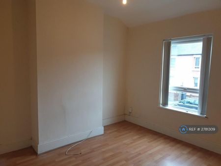 3 bedroom terraced house to rent - Photo 4