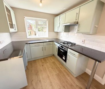 3 bedroom semi-detached house to rent - Photo 3