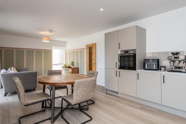 2 bed Apartment To Let - Photo 1