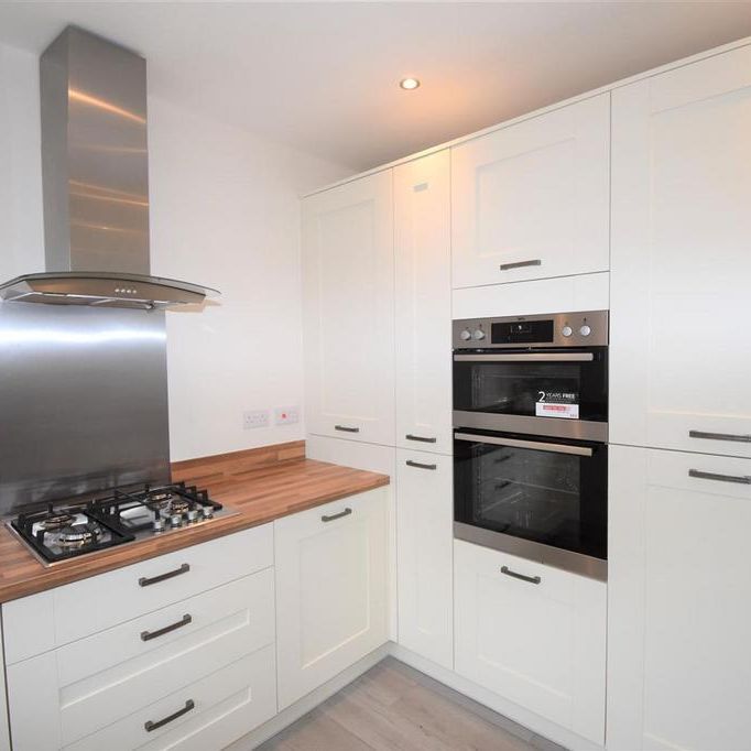 4 bedroom detached house to rent - Photo 1