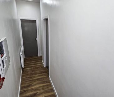 Room 3, Grovehall Drive, Leeds, LS11 7LN - Photo 1