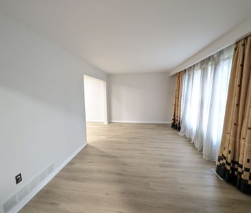 For Lease - 22 Threadneedle Crescent, Toronto, Ontario - Photo 3