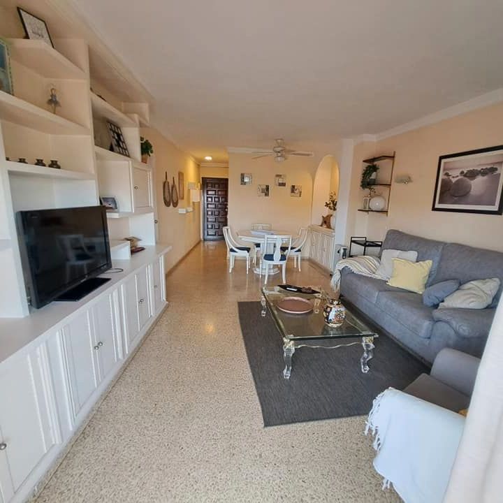 Piso de alquiler en Calle de Ramón Gómez de la Serna, Ricardo Soriano - Photo 1