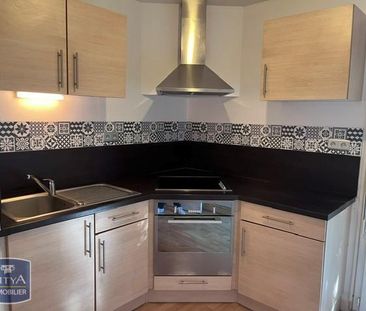 Location Appartement 2 pièces 53m² VILLEFRANCHE SUR SAONE 69400 - Photo 2