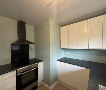 2 Bedroom Flat To Let - Photo 5