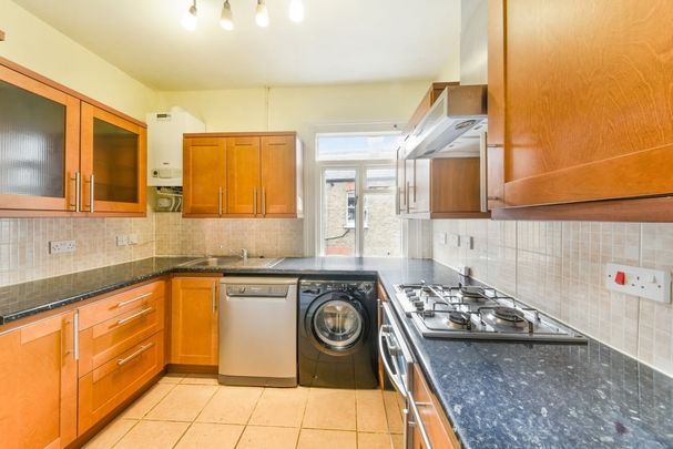 4 bedroom maisonette to rent - Photo 1