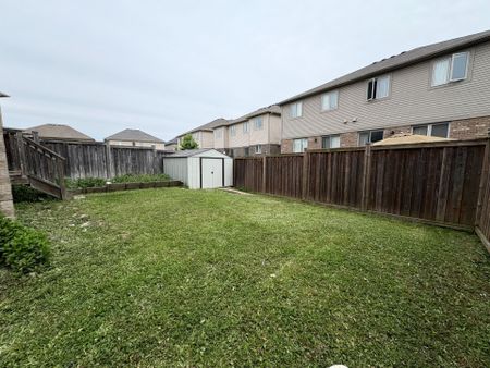 For Lease - 136 Westbank Trail, Hamilton, Ontario - Photo 3