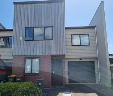 Lovely townhouse with a spacious backyard - Photo 6