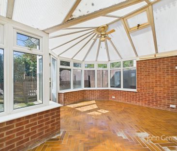 4 bedroom detached to let - Photo 1