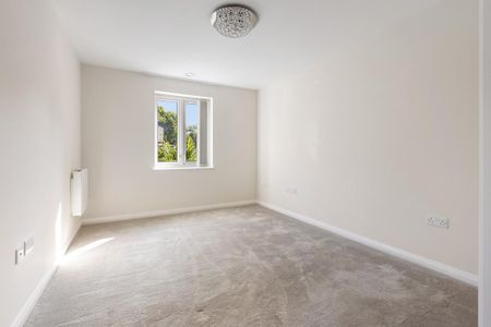 2 bedroom retirement property to rent - Photo 5