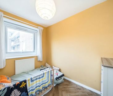 3 bedroom flat to rent - Photo 6