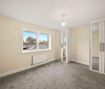 4 bedroom semi-detached house to rent - Photo 6