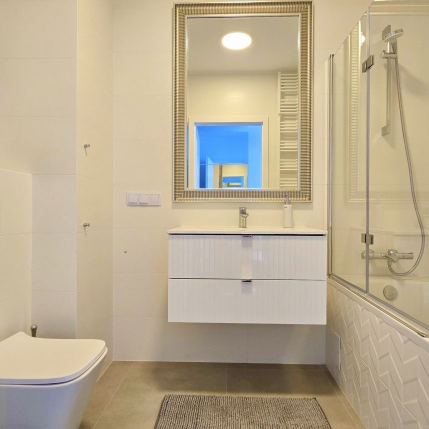 Saska Kępa - NOWE, 2 pokoje, 2 balkony, garaż - Photo 1