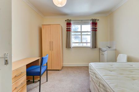 7 bedroom house to rent - Photo 3