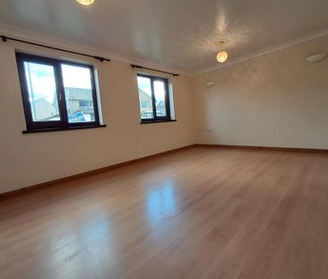 3 bedroom detached house to rent - Photo 2