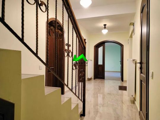 Casa de inchiriat 6 camere Sibiu Tineretului - Fotografie 1