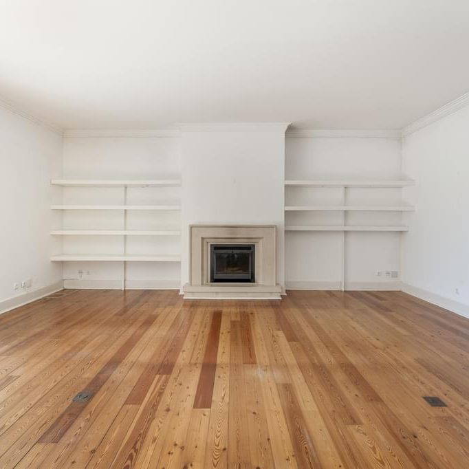 3 Bedroom Apartment with parking, Estoril, Cascais - Photo 1