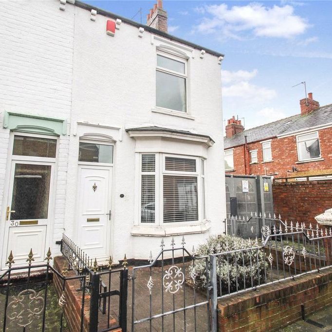 2 bedroom end of terrace house to rent - Photo 1