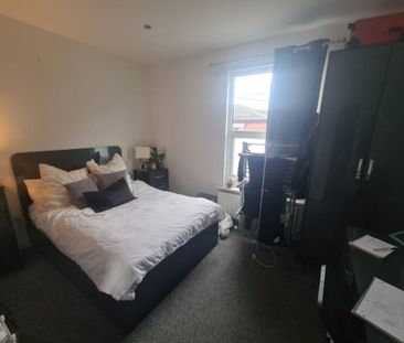 6 Bed - 18 School View, Hyde Park, Leeds - LS6 1EN - Student - Photo 6