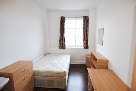 4 Bed - Rubicon House, Newcastle - Photo 3