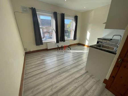 Inverness Road, Southall, UB2 - Photo 3