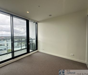 Welcome to THE LONSDALE - Photo 1