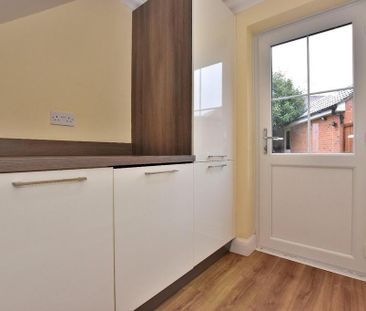4 bedroom detached house to rent - Photo 2