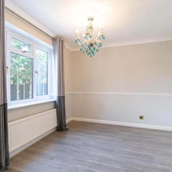 4 bedroom detached house to rent - Photo 1