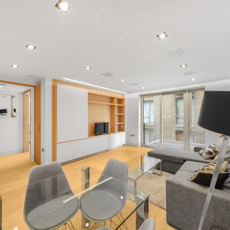 Godwin House, Still Walk, SE1 - Photo 1