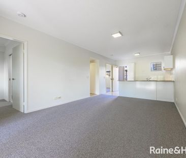 Modern Two Bedroom Apartment in Convenient West Gladstone Location - Photo 1