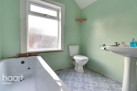 2 bedroom end of terrace house to rent - Photo 2