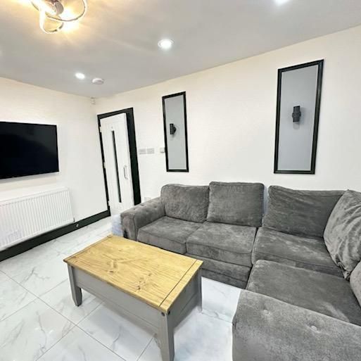 7 bedroom detached house to rent - Photo 1